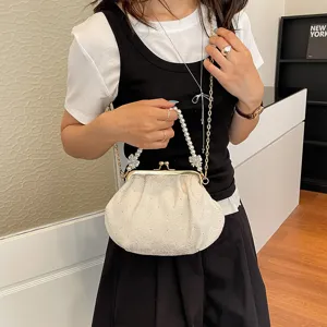 Sac bandouliere coquillage plisse pour femme avec poignee perle et chaine mini sac chic.