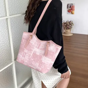 Pink plaid tote bag for women, large capacity commuter shoulder bag, stylish casual handbag.
