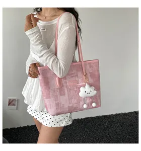Sac cabas de grande capacité rose pour femmes, élégant sac à épaule avec pendentif nuage.