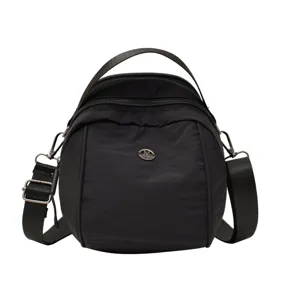 Zwarte nylon schoudertas voor dames, casual schelpvormige crossbody tas met ritssluitingen.