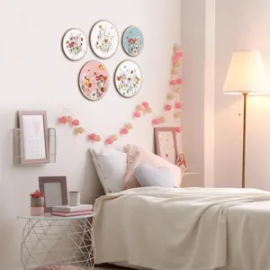 Set de decoración de pared de madera boho, placas redondas de madera con flores para dormitorio.