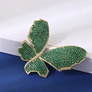 Squisita spilla farfalla strass verde tono oro lusso cristallo insetto spilla da risvolto