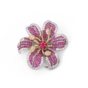 Luxueuse Broche Fleur de Lys en Zircon Micro-Incrusté Élégante Broche en Cuivre et Strass pour Costume Manteau Cadeau de Bijoux pour Femmes