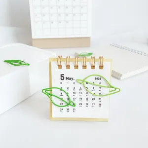 Green leaf-shaped paper clips metal plastic-coated cute bookmarks office stationery supplies