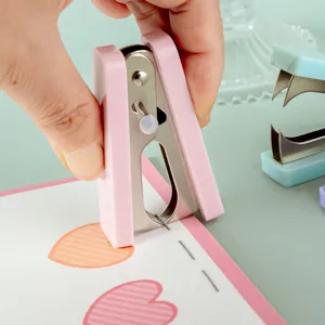 Mini quitagrapas color macaron herramienta de oficina portátil papelería bonita extractor