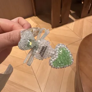 Barrette à cheveux cœur en strass vert menthe avec perle et nœud, pince frange mignonne.