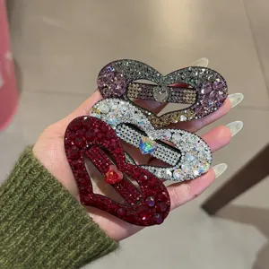 Ensemble de pinces à cheveux cœur en strass étincelant, barrette élégante pour femmes.