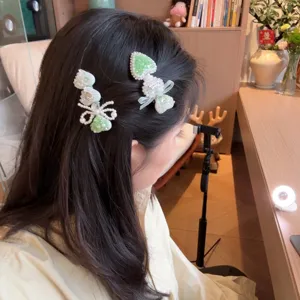 Jolie pince à cheveux cœur strass vert menthe nœud perle française pour coiffure élégante