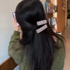 Glänzende Strass Haarklammern für Damen, elegante Kristall Haarspangen für den Alltag.