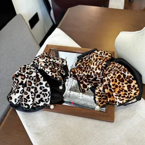 Koreanische Retro Leopardenmuster Schleife Haar Klauenklammer mit Perlen Herbst Winter.