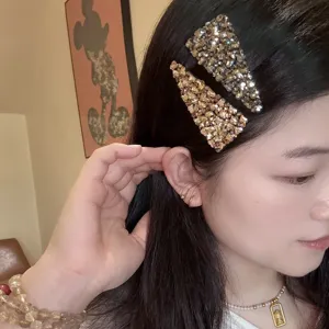Pinces à cheveux triangulaires scintillantes en strass style coréen pour femmes accessoires