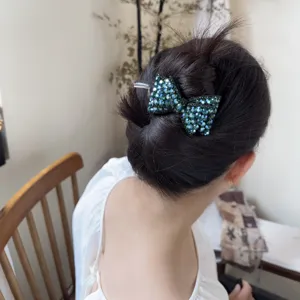 Élégante pince à cheveux papillon en strass pour femmes, barrette brillante en cristal.