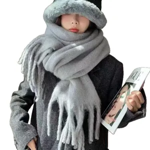 Grijs mohair winter sjaal en harige hoed set voor dames heren warm kwastje ontwerp