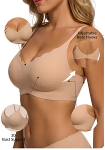 Dettaglio reggiseno nude senza ferretti e cuciture con supporto seno 3D e ganci regolabili.