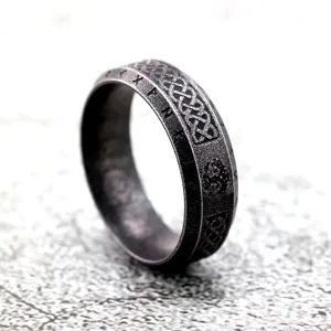 Anello in Acciaio Inossidabile Vintage Vichingo da Uomo Invecchiato Lettera Runa Albero della Vita Nodo Celtico Anello a Fascia Punk Gioielli