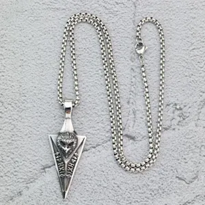 Pendentif collier homme tête d'aigle pointe de flèche runes acier inoxydable rétro.