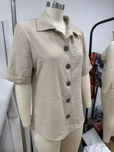 Chemise ample décontractée à manches courtes et revers unicolore pour femmes été printemps.