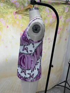 Lila Schmetterling Print Top, lässiges ärmelloses Sommer Tanktop für Damen Details.