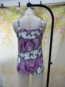 Damen Sommer Sexy Ärmelloses Cami Tank Top mit Lila Marmor Schmetterling Print.