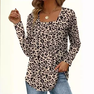 Haut chic à manches longues avec imprimé léopard pour femme, t-shirt élégant col carré.