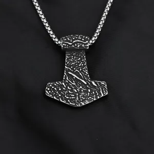Collier pour Homme en Acier Inoxydable avec Pendentif Marteau de Thor Viking Rétro Punk Motif Géométrique Mythologie Nordique Bijoux Heavy Metal