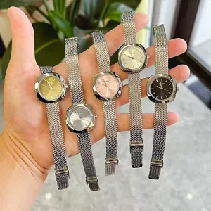 Montre quartz femme NAIDU bracelet maille vintage cadran carre style de luxe mode decontractee