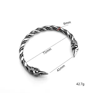 Brazalete de acero inoxidable de cuervo vikingo, estilo retro con medidas claras.