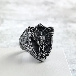 Bague pour homme en acier inoxydable retro punk saint Michel archange dragon vue principale