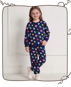 Kids cute printed sweatshirt and sweatpants set, comfortable autumn casual wear for kids.