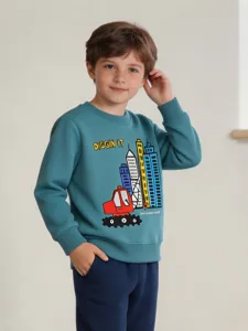 Jongens herfst lange mouw sweatshirt met stadsprint ronde hals comfortabele kinderkleding.