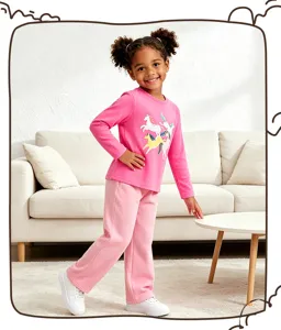 Detailansicht des rosa Baumwollsweatshirts für Kinder mit niedlichem Einhorn-Print.