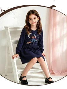 Robe en tricot à manches longues pour filles avec broderie de sorcière, robe confortable.