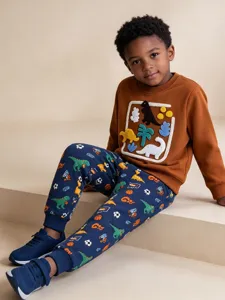 Boys casual dinosaur sweatshirt and printed joggers set for autumn outdoor wear.