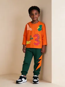 Boys autumn outfit set long sleeve dinosaur sweatshirt and green lightning print sweatpants.