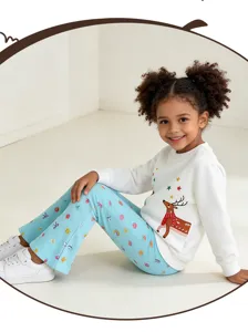 Simpatico vestito autunnale per bambina con felpa renna e pantaloni a zampa stampati