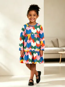 Paidiko makrymanko forema me polychromo print kardies fthinoporo casual prigkipissa