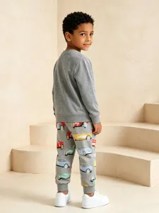 Niños otoño sudadera gris casual y pantalones de chándal con estampado de coches