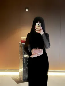 Exquisite Perlen Kristall Herz Clutch, elegante Abendtasche für besondere Anlässe.