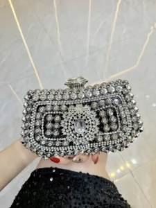 Exquisite rhinestone evening clutch bag, luxury crystal sparkling shoulder bag for women parties.