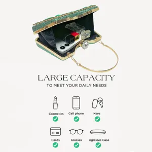 Bolso de mano tipo clutch de noche con pedrería brillante verde y gran capacidad ideal.