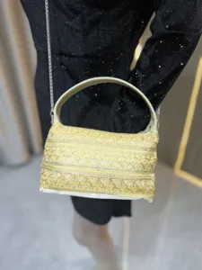 Bohemien bestickte Damen Handtasche ethnischer Stil Henkeltasche Abendtasche mit Kette.