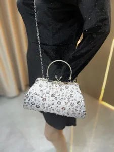 Glitterende pailletten avondtas met diamanten metalen handvat en ketting voor jurken.