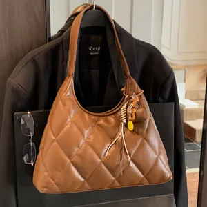 Bolso de Hombro Hobo de Cuero PU de Lujo para Mujer Bolso de Axila Acolchado Moda de Invierno Bolso Chic con Colgante