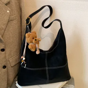 Winter casual grote schoudertas voor dames, retro shopper tas met schattige berenhanger.