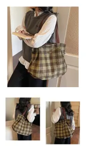 Vintage plaid canvas shoulder bag for women, large capacity casual tote handbag for daily commuting.