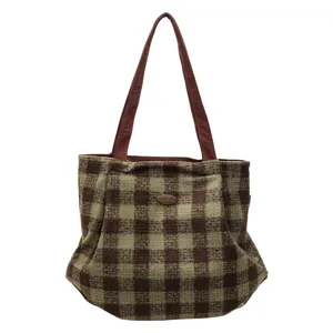 Vintage plaid tote bag for women, large capacity casual shoulder bag for daily commuting and office.