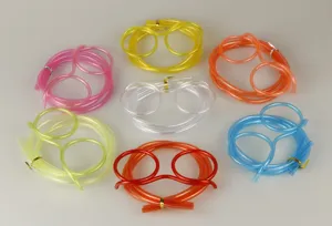 Kreative DIY Brillen Trinkhalme, bunte Kunststoff Neuheit Party Getraenke Zubehoer Set.