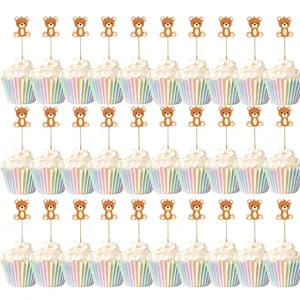 Schattige beer cupcake toppers en taartdecoratie voor verjaardagsfeestjes, babyshowers en feestjes.