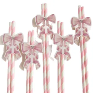 Pajitas de papel a rayas rosas ecológicas con dulce decoración de lazo para fiesta y hogar.
