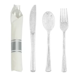 Set di posate usa e getta in plastica con glitter argentati coltello cucchiaio tovagliolo.
